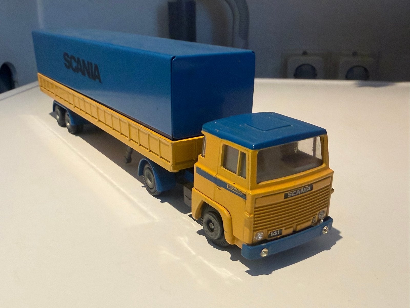 Tekno Scania vrachtwagen met oplegger - modelauto, Ophalen of Verzenden, Gebruikt, Overige merken