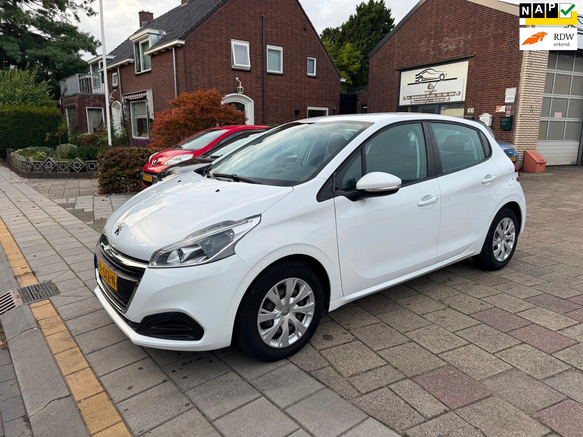 Peugeot 208 1.2 PureTech Active | Nieuwe Distributieriem + w, Voorwielaandrijving, Dealer onderhouden, Gebruikt, 1199 cc