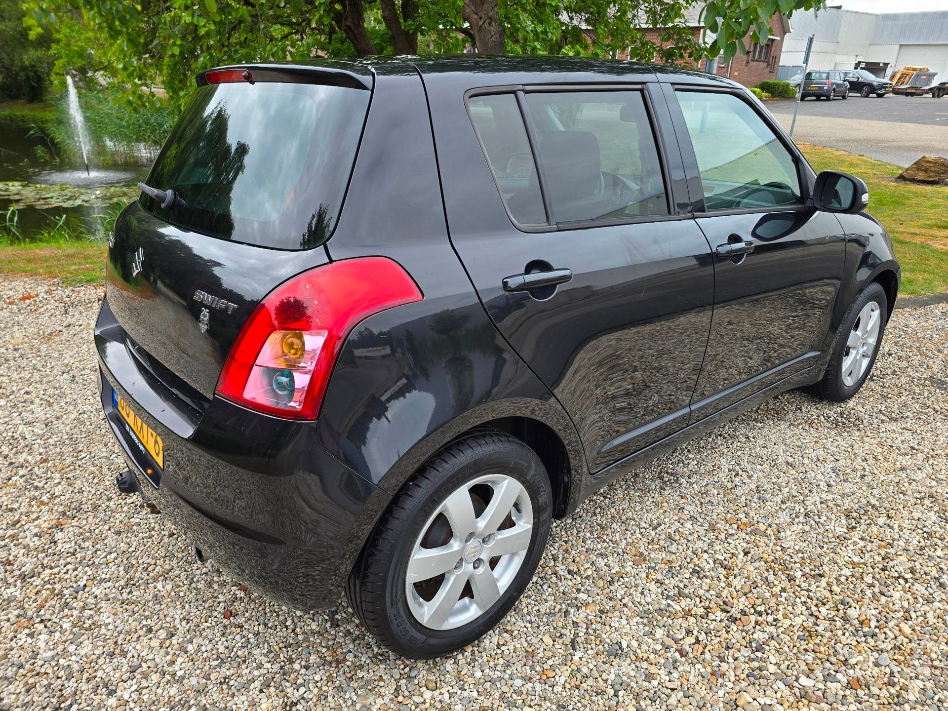 Suzuki Swift 1.3 Limited 5-deurs Airco trekhaak, Auto's, Voorwielaandrijving, 400 kg, Alcantara, Origineel Nederlands