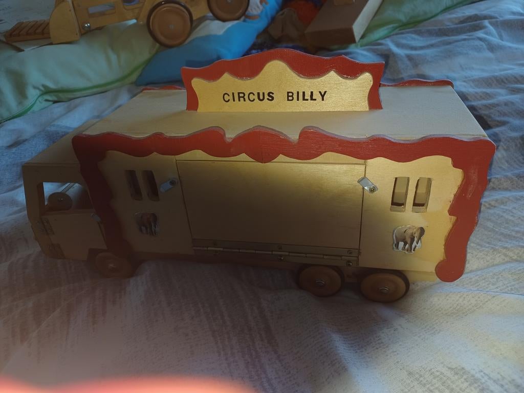 Circus wagens, Ophalen