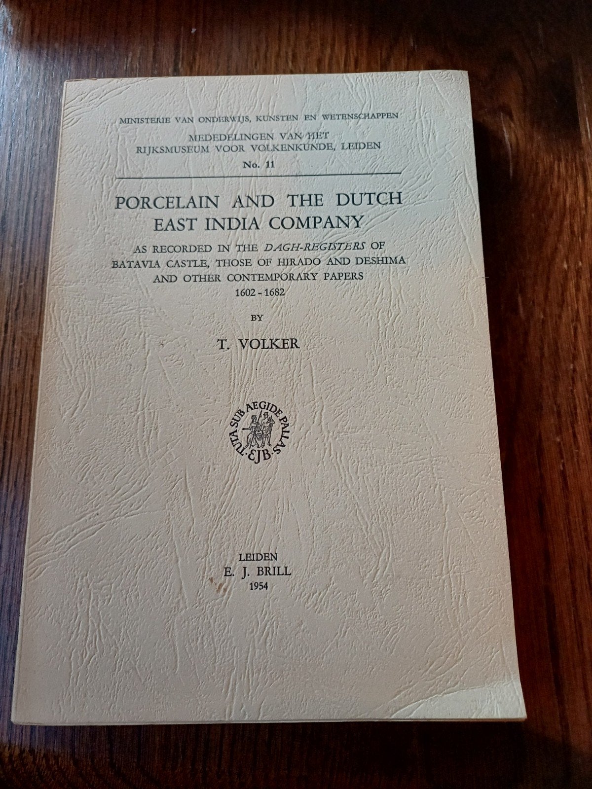 L18 Porselein en de VOC - T. Volker (1954), Boeken, Ophalen of Verzenden, Gelezen, T. Volker, Nederland