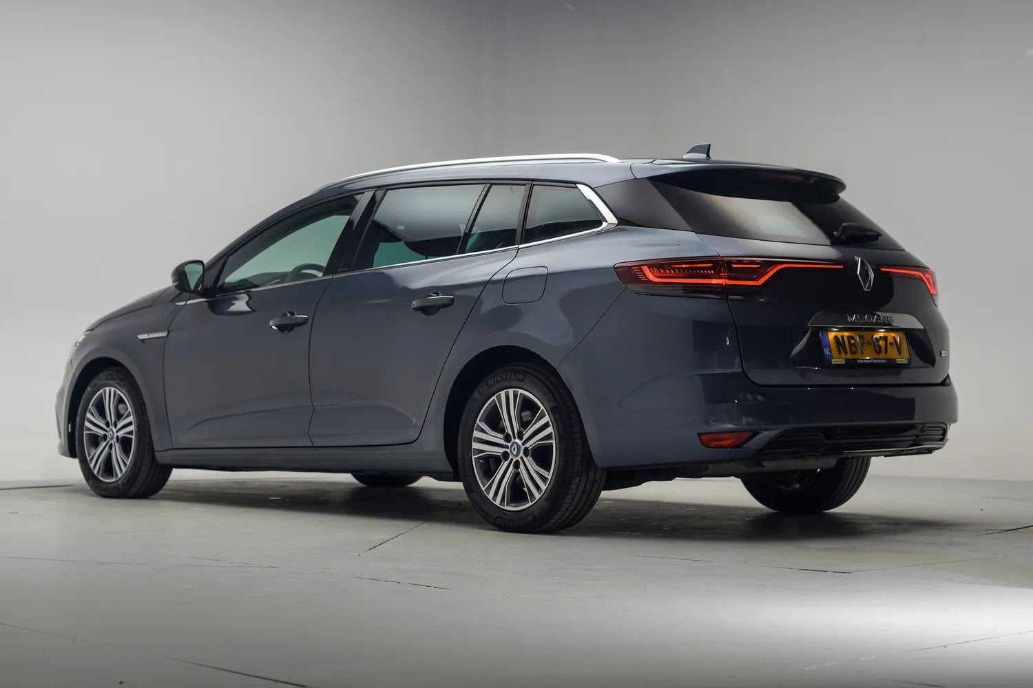 Renault Mégane Estate 1.6 E-Tech Plug-In Hybrid 160 Intens, Auto's, 77 km/l, Gebruikt, Hybride Elektrisch/Benzine, Te koop