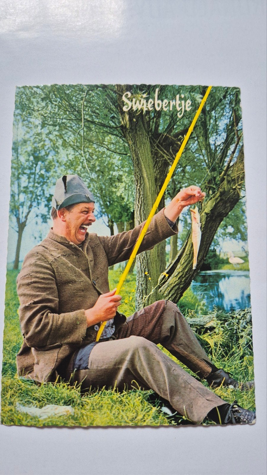 Vintage Ansichtkaart Swiebertje aan het vissen, Ophalen of Verzenden, 1960 tot 1980, Ongelopen