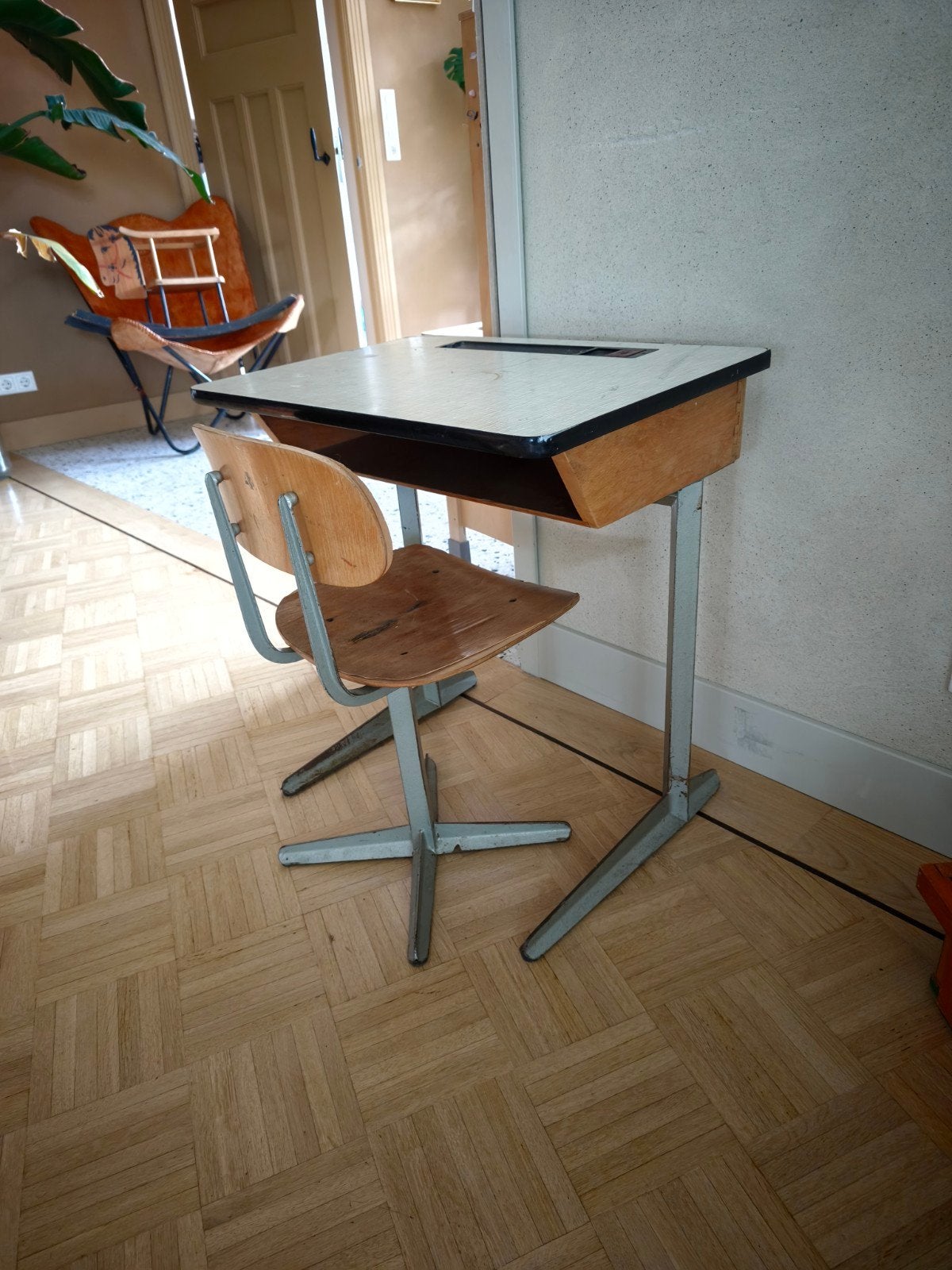 Vintage schooltafel en stoel, Ophalen