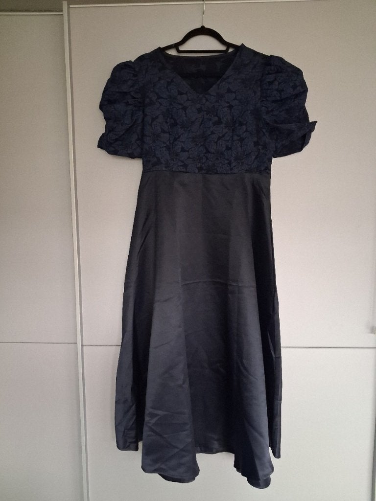 Donkerblauwe chique feestjurk maat L, Kleding | Dames, Maat 38/40 (M), Blauw, Ophalen of Verzenden, Zo goed als nieuw