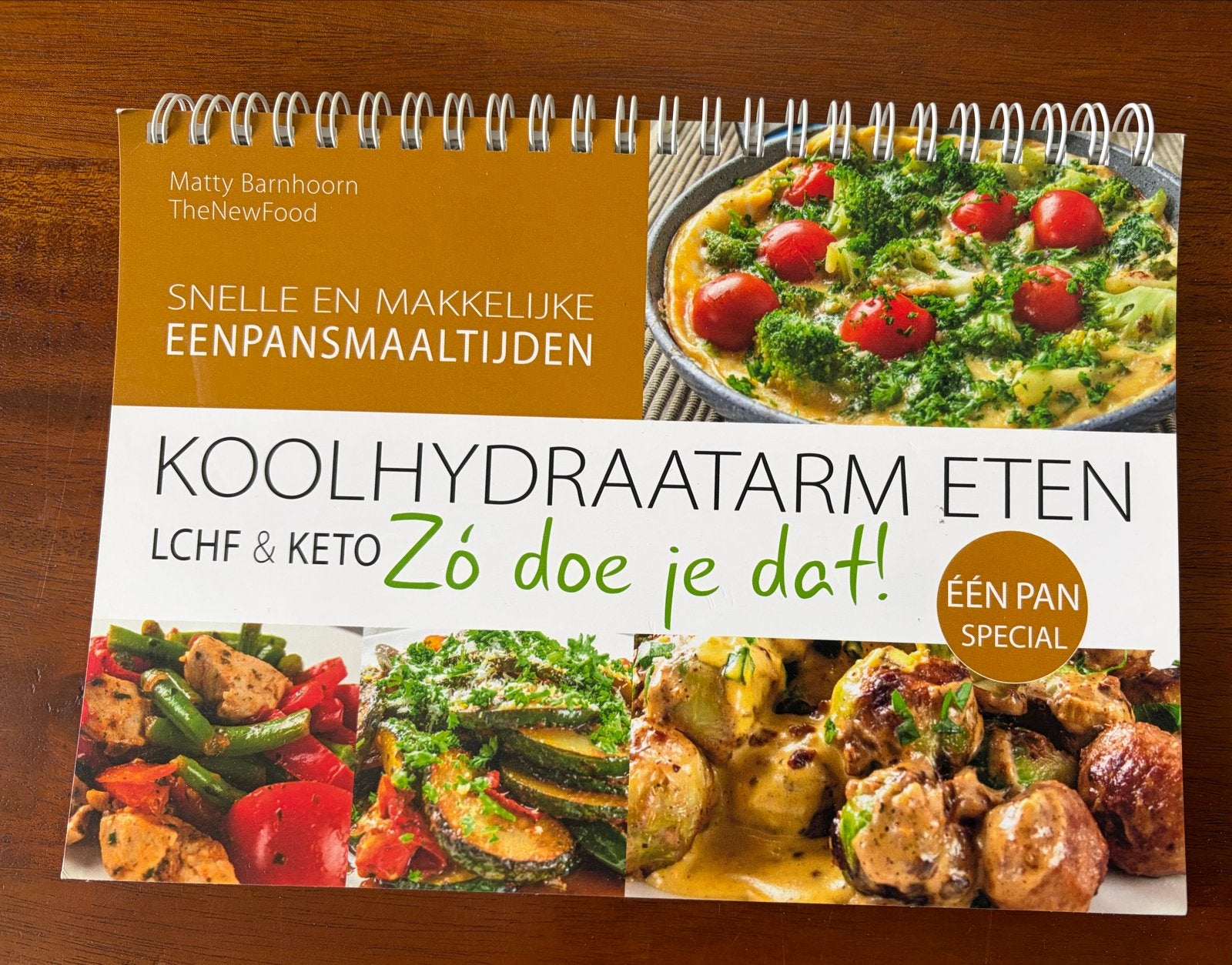 Eén pan spcial Koolhydraatarm - Matty Barnhoorn, Ophalen of Verzenden, Zo goed als nieuw