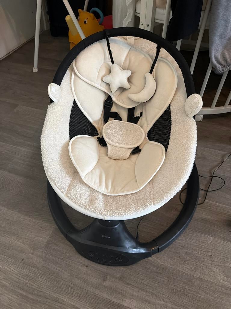 Luvion elektrische babyschommel met muziek en timer, Kinderen en Baby's, Ophalen, Zo goed als nieuw
