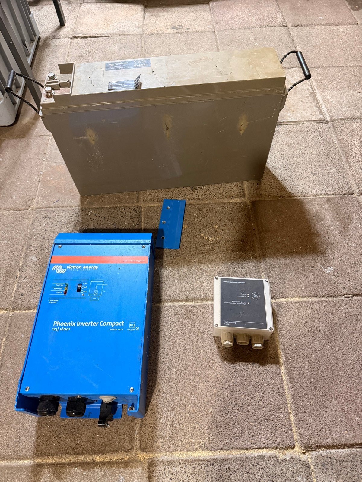 Victron Phoenix Inverter Compact 12/1600 met AGM accu, Ophalen, Gebruikt