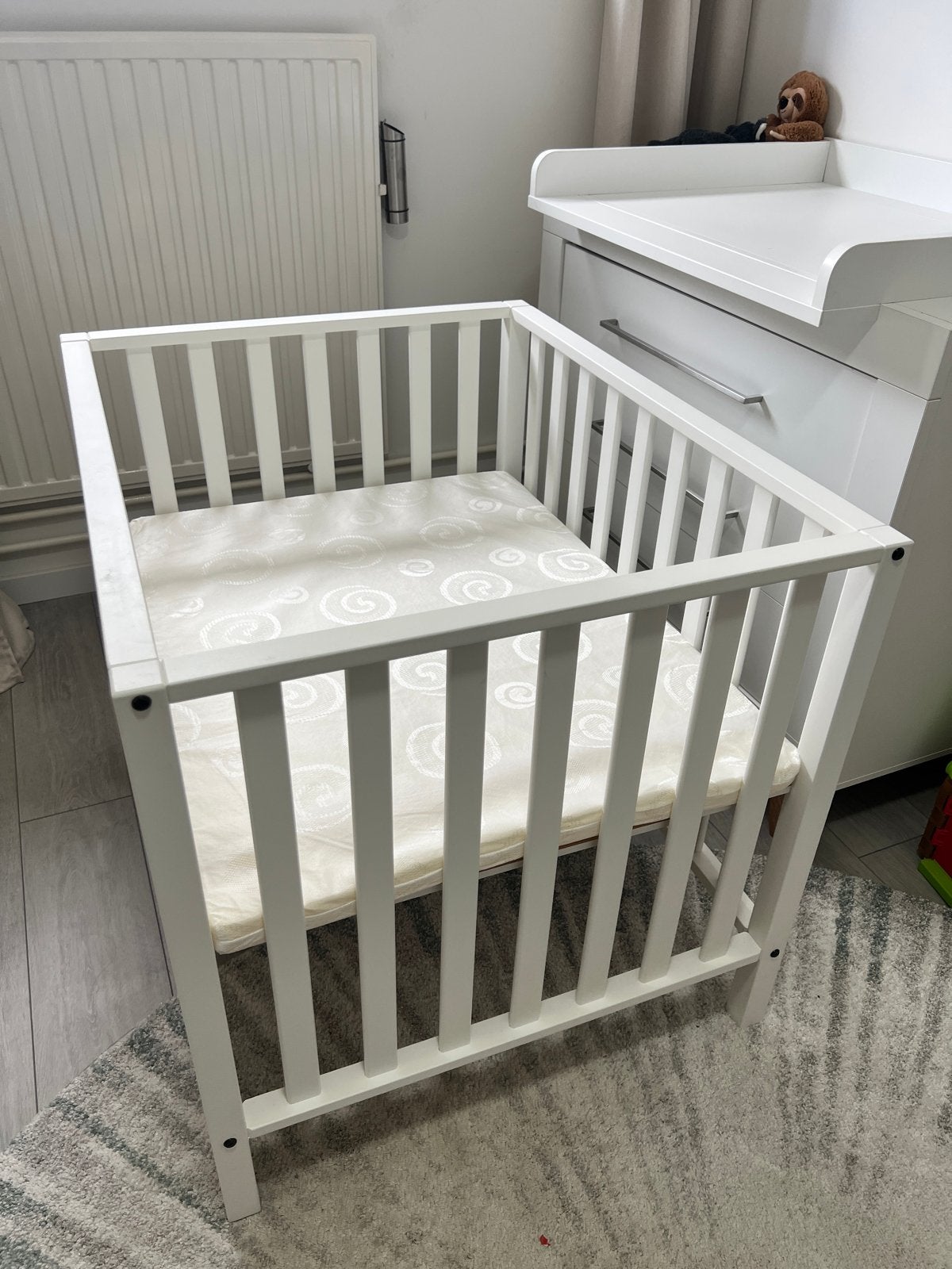 TWF Ledikant Wit met Matras, Kinderen en Baby's, Babywiegjes en Ledikanten, Ophalen, Zo goed als nieuw, Ledikant