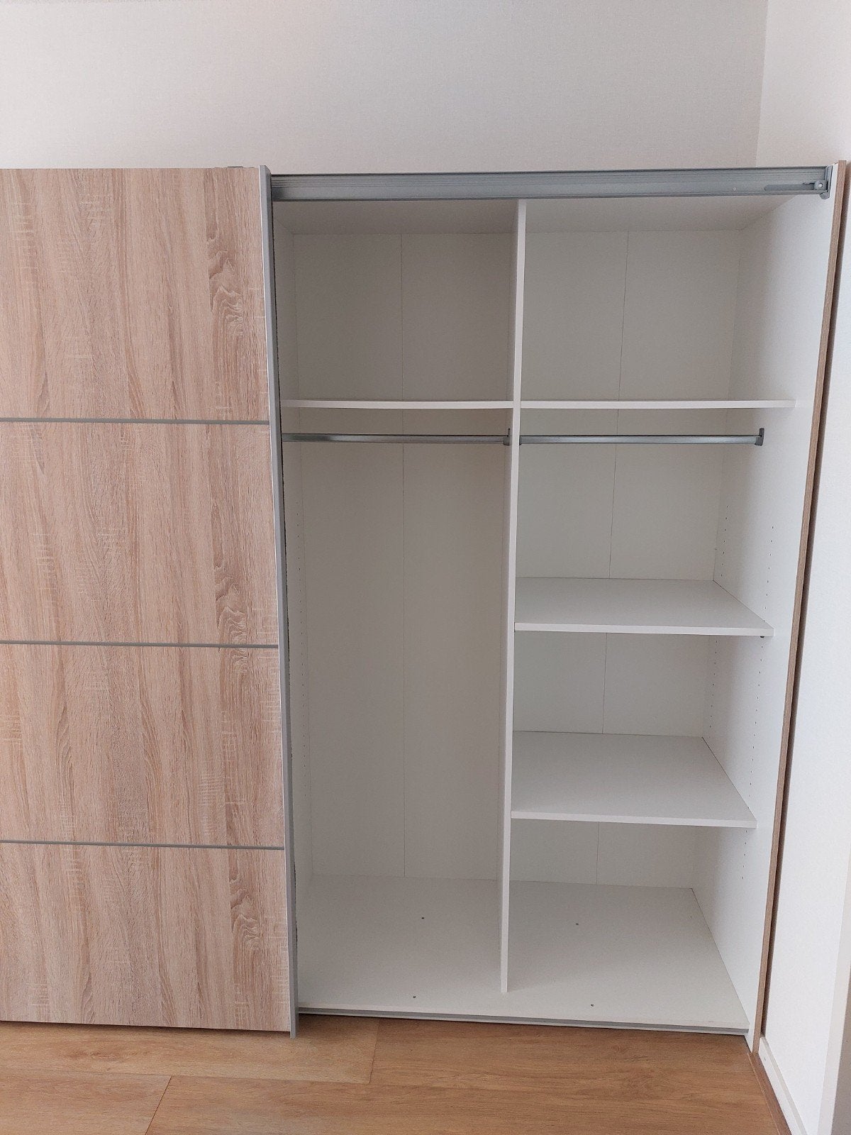 kleding kast GRATIS , ophalen en zelf demonteren, Huis en Inrichting, Kasten | Kledingkasten, Ophalen, Met deur(en), 100 tot 150 cm