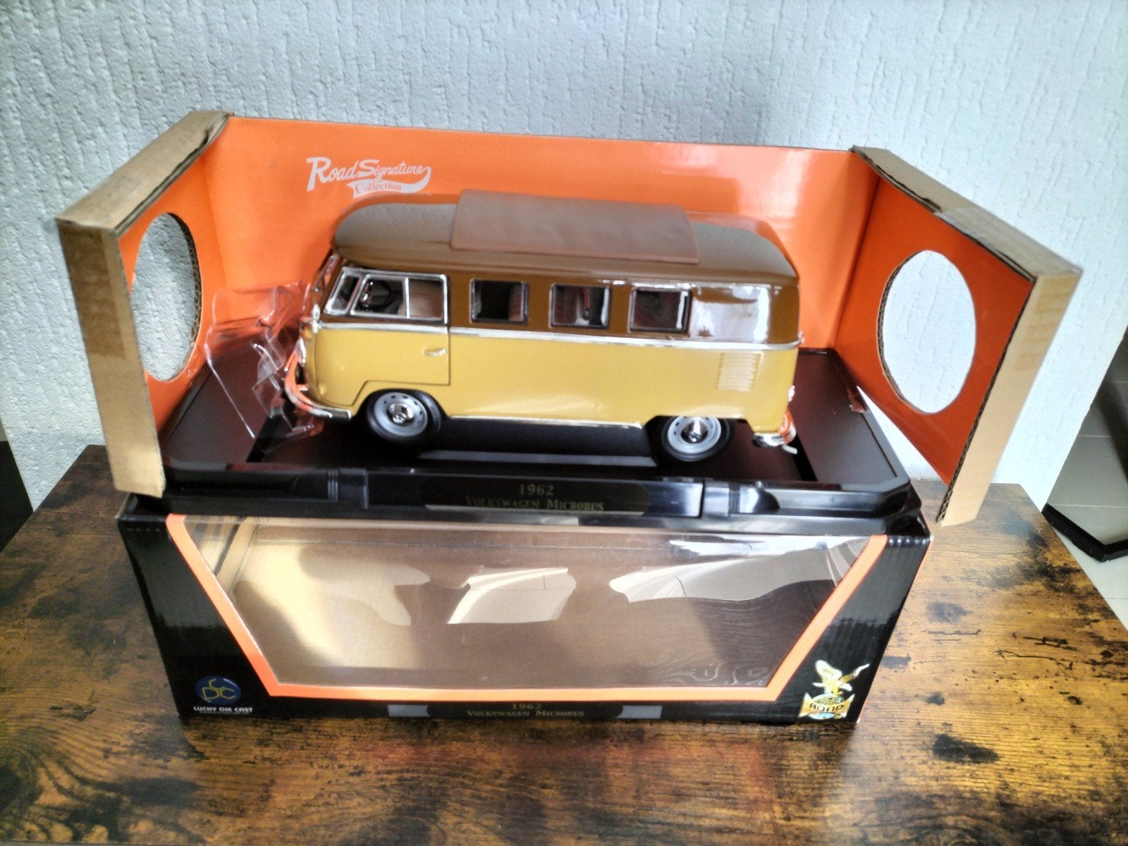 Kyosho 1962 Volkswagen Microbus 1/18 - Zo goed als nieuw, Ophalen of Verzenden