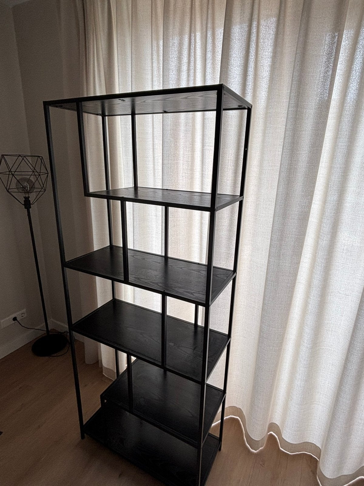 Zwarte kast met planken, gratis af te halen, Ophalen, Zo goed als nieuw