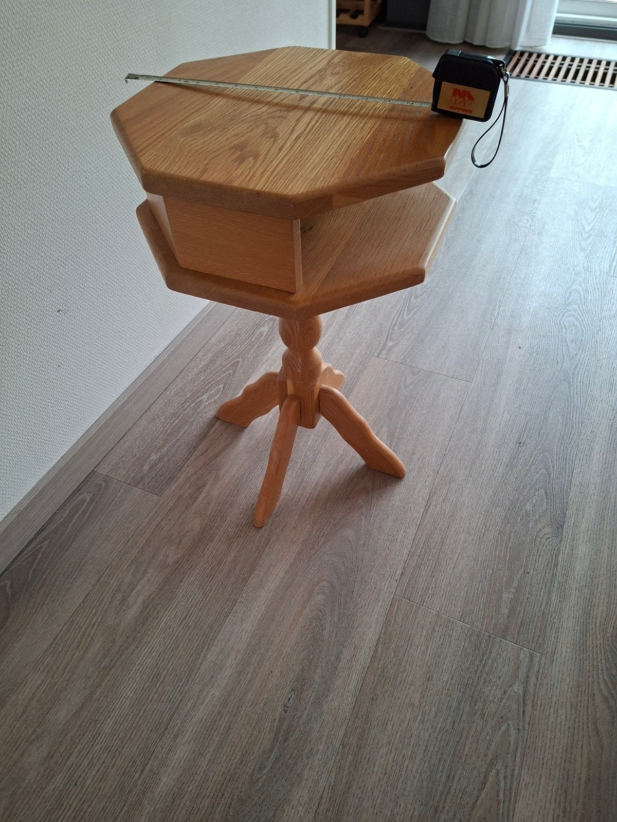 Houten bijzettafel, achthoekig, 63 cm hoog, Ophalen