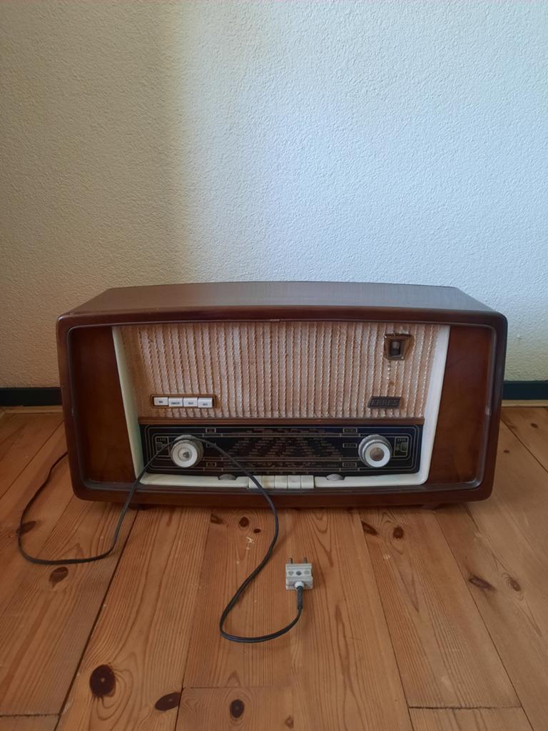 Vintage Erres radio, Antiek en Kunst, Antiek | Tv's en Audio, Ophalen of Verzenden