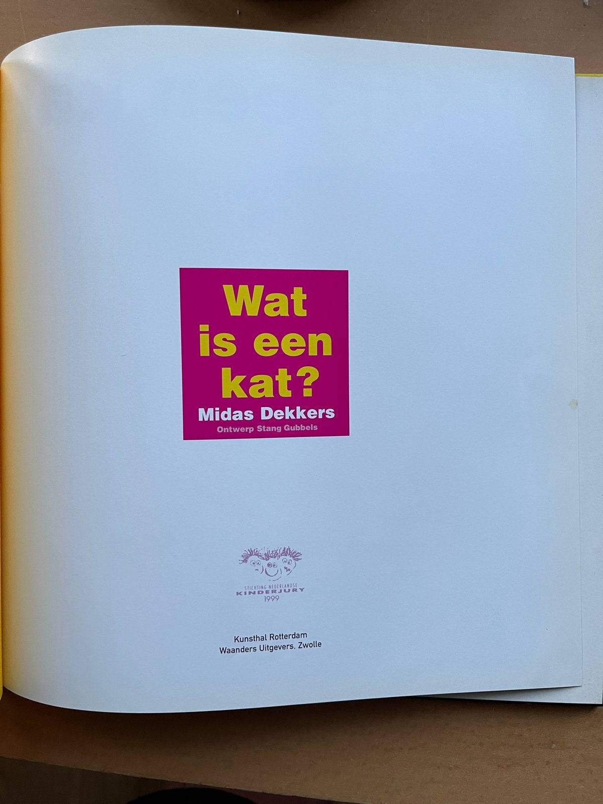 Wat is een kat? - Midas Dekkers (Kinderjury 1999), Boeken, Ophalen of Verzenden, Gelezen, Non-fictie