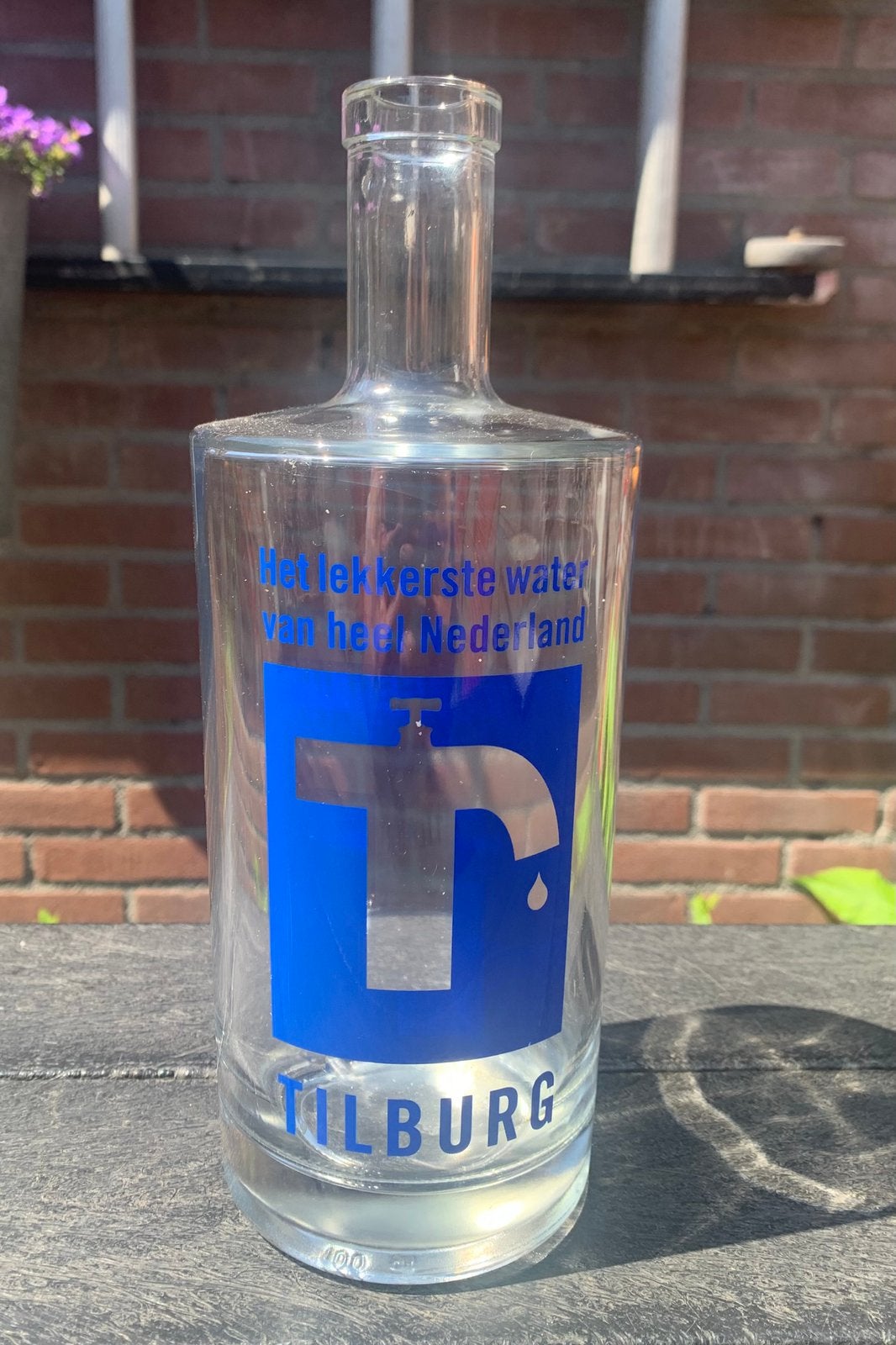 Karaf voor water op z'n Tilburgs; 't Tilburgs kerrafke. ., Ophalen of Verzenden, Nieuw