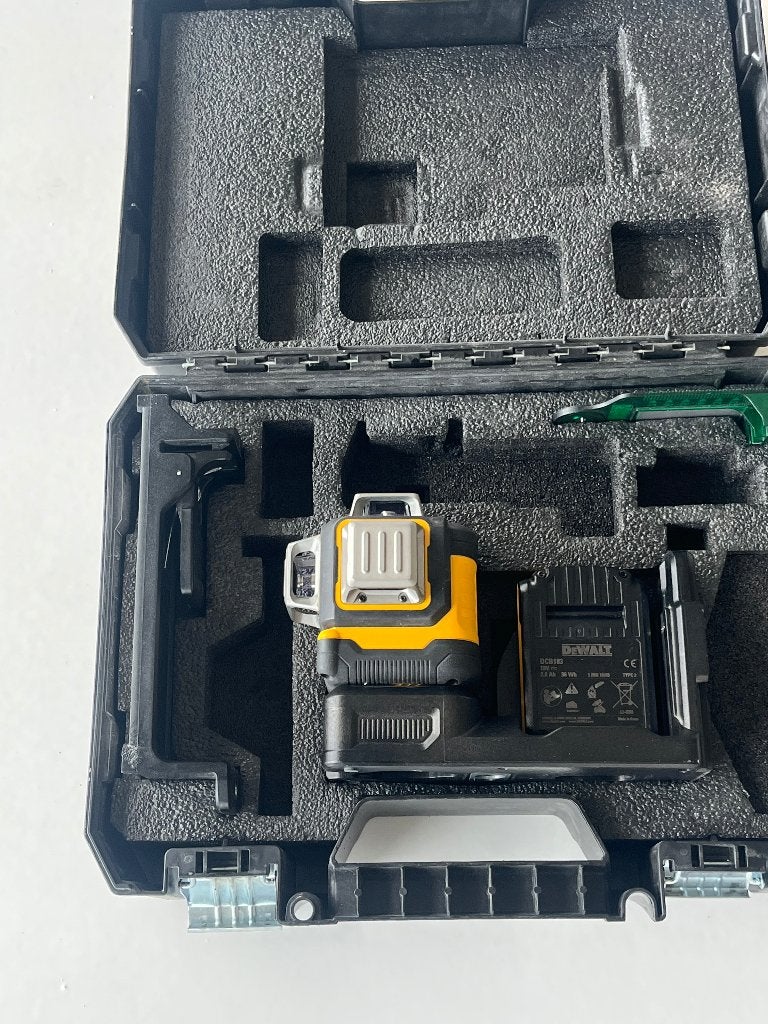 Foto 10 van DeWalt DCE089D1G 3x360 Grn Kruislijnlaser (excl. accu/lader)