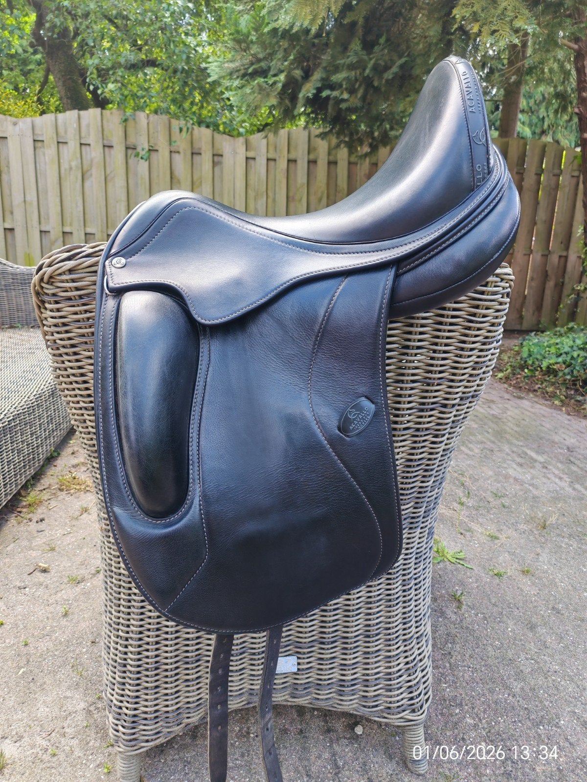 Acavallo Leonardo en KN Symphonie dressuurzadel 17.5 inch, Dieren en Toebehoren, Paarden en Pony's | Zadels, Ophalen of Verzenden