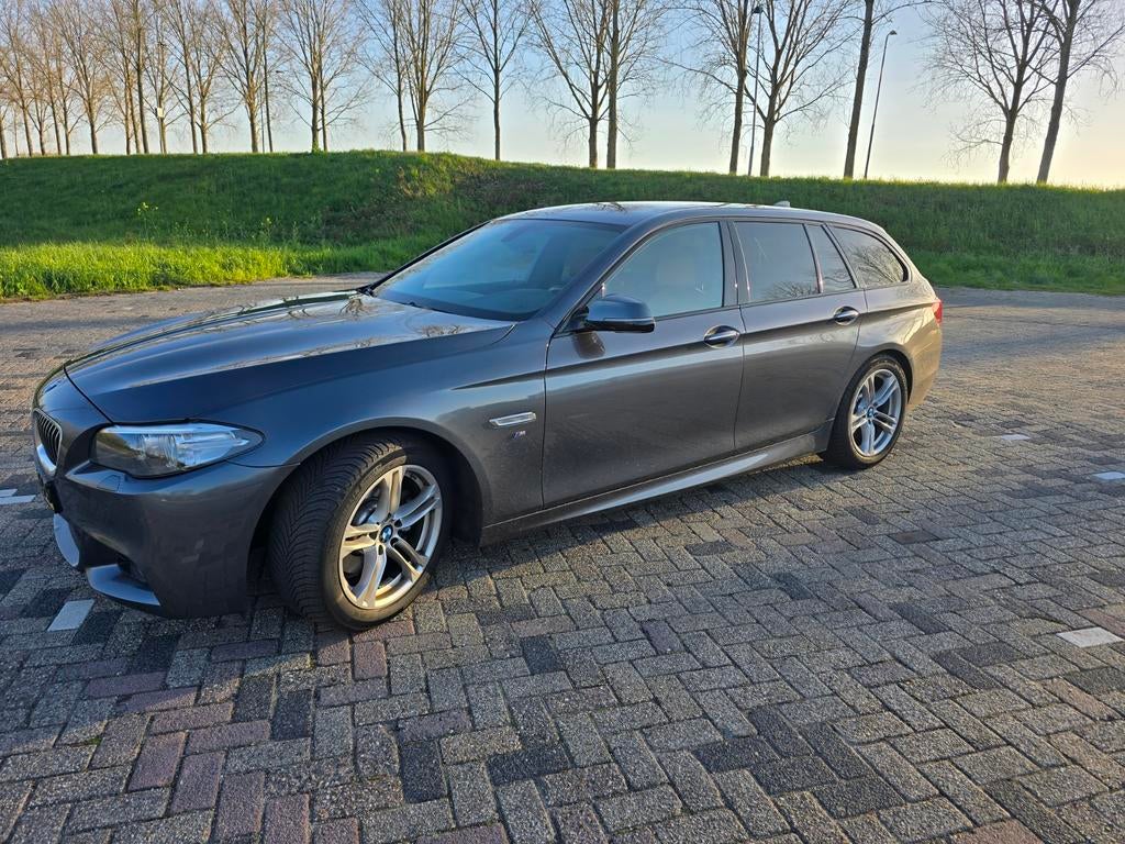 BMW 5-Serie 2.0 520I AUT 184 PK Sedan 2016 Grijs, Auto's, BMW, 4 cilinders, 2000 kg, Particulier, Dealer onderhouden