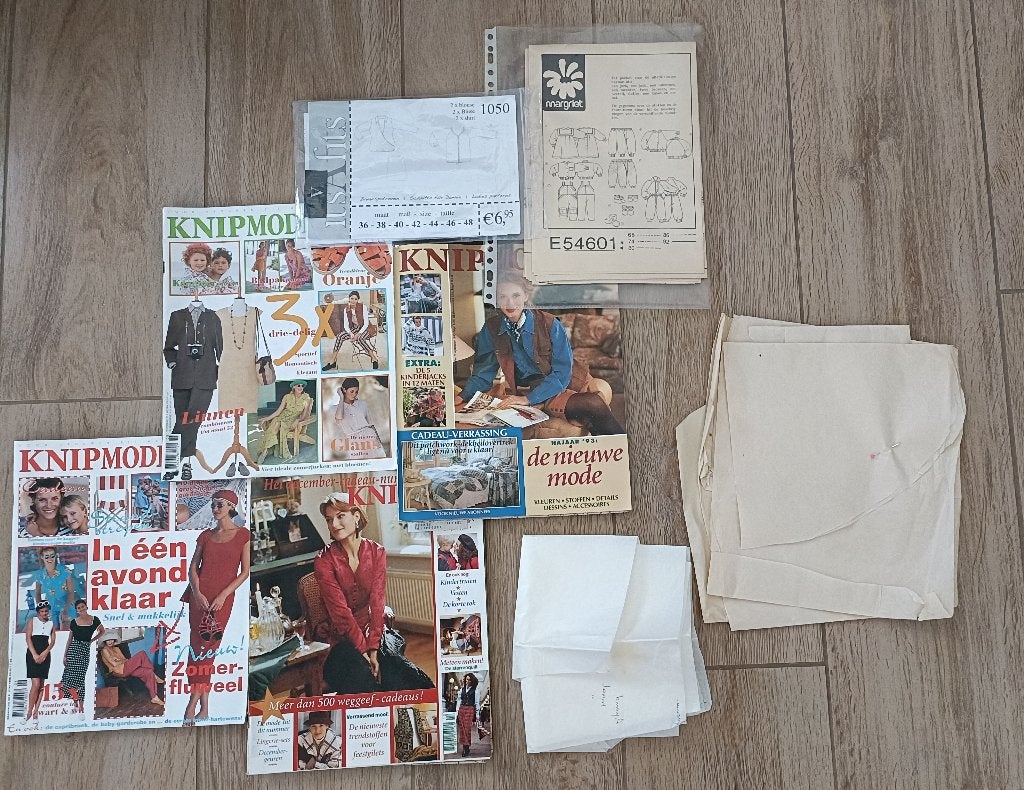 Pakket van 4 vintage KNIPMODE + losse patronen (JL3), Ophalen of Verzenden, Gebruikt, Vrouw, Knipmode