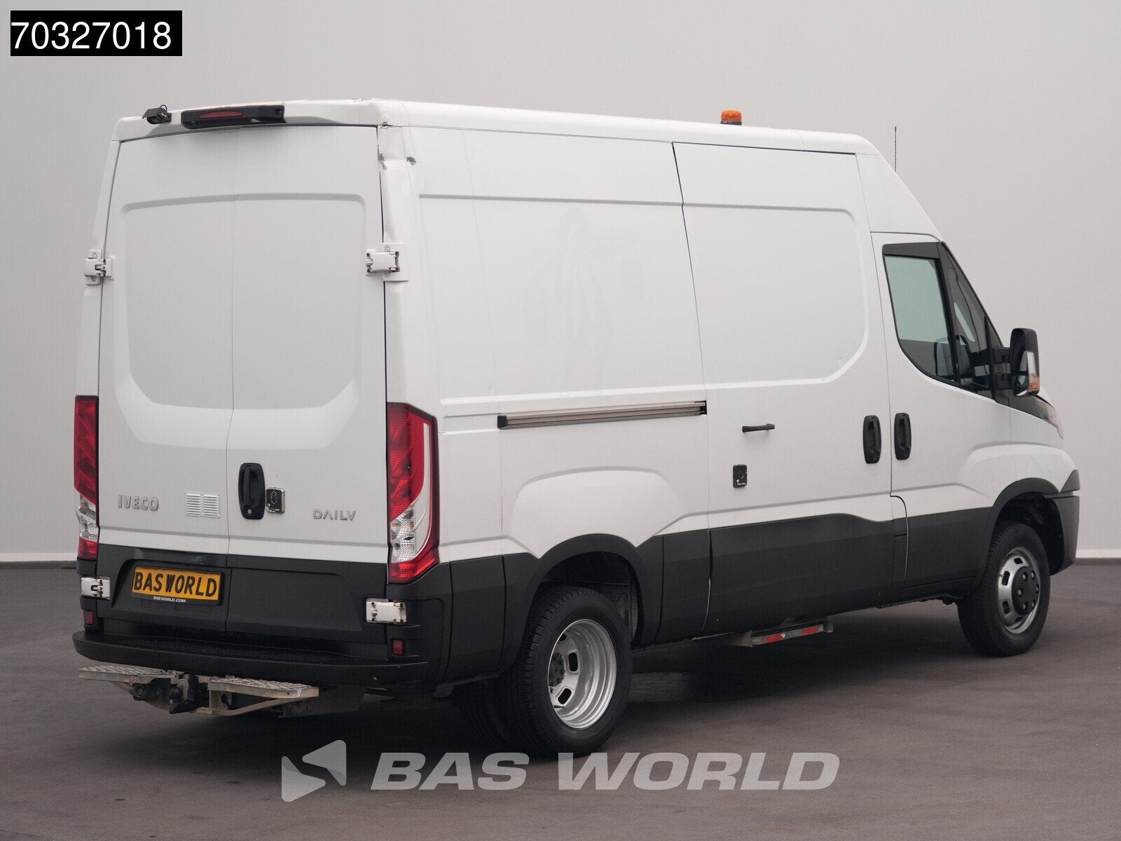 Iveco Daily 35C13 Dubbellucht 3,5t Trekhaak L2H2 Airco Cruis, Auto's, Bestelauto's, Euro 5, Stof, Gebruikt, Iveco