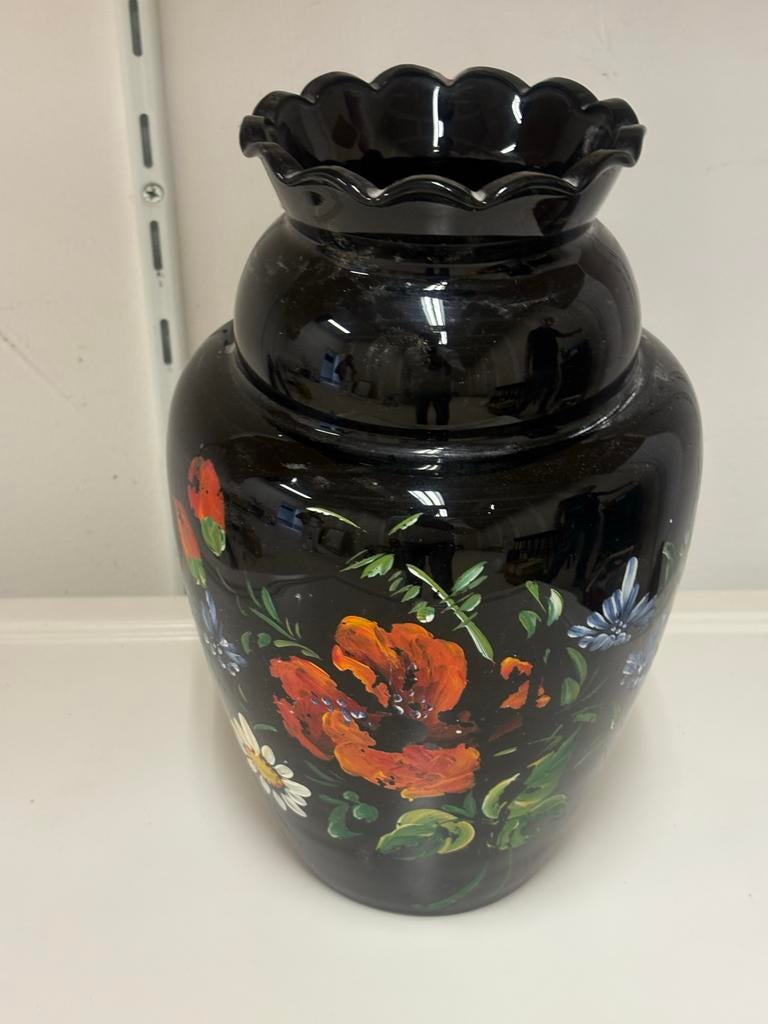 Zwarte vaas met handgeschilderde bloemen, Antiek en Kunst, Antiek | Vazen, Ophalen