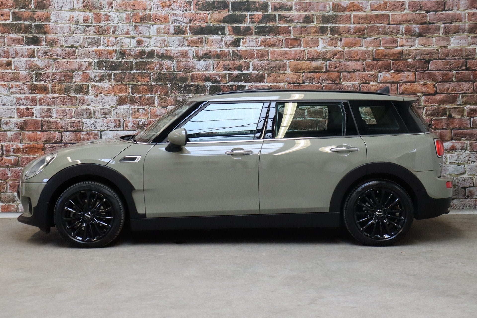 MINI Clubman Cooper Salt Business Automaat / Navigatiesystee, Dealer onderhouden, 136 pk, Gebruikt, Leder en Stof