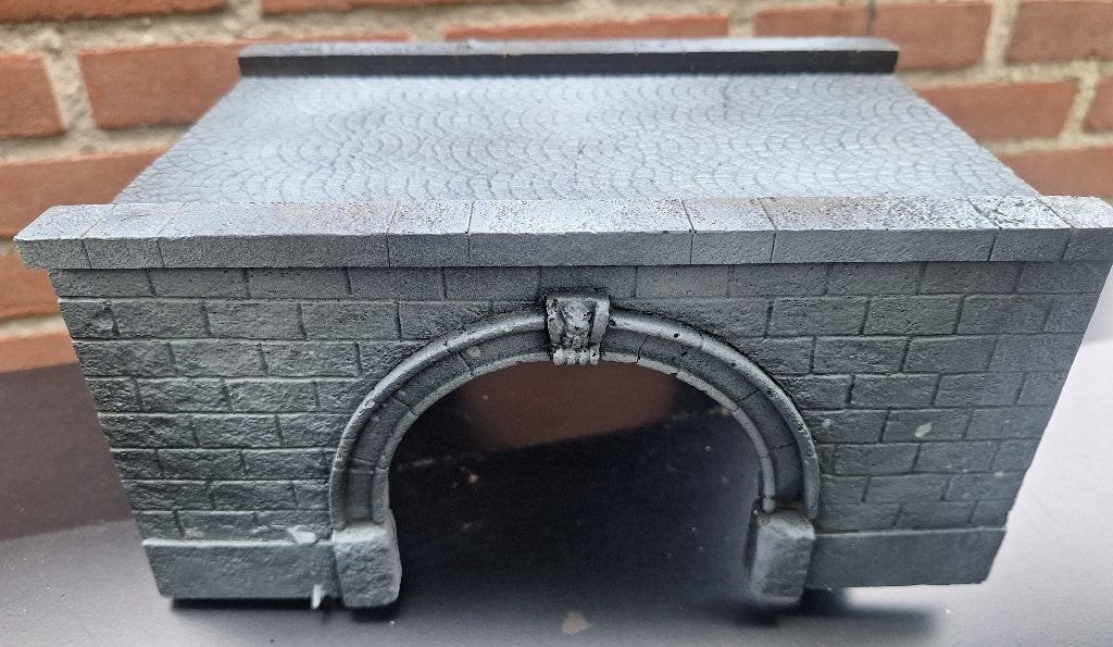 Wegdeel met tunnelboog / onderdoorgang - resin 1/35, Verzenden, Zo goed als nieuw, 1:35 tot 1:50, Diorama