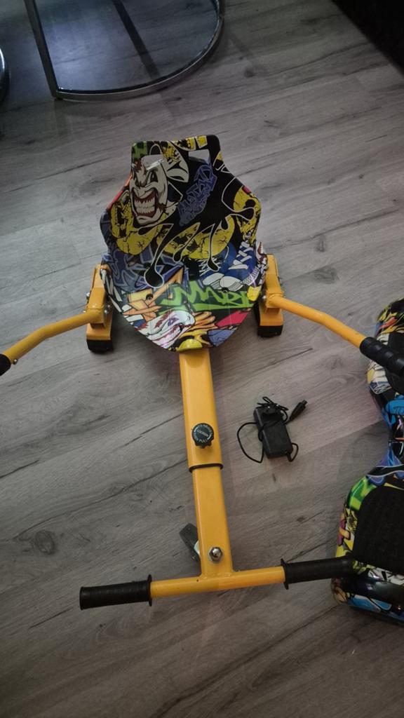 Zgan Hoverboard met zitje in bijpassende stijl, Ophalen of Verzenden, Zo goed als nieuw