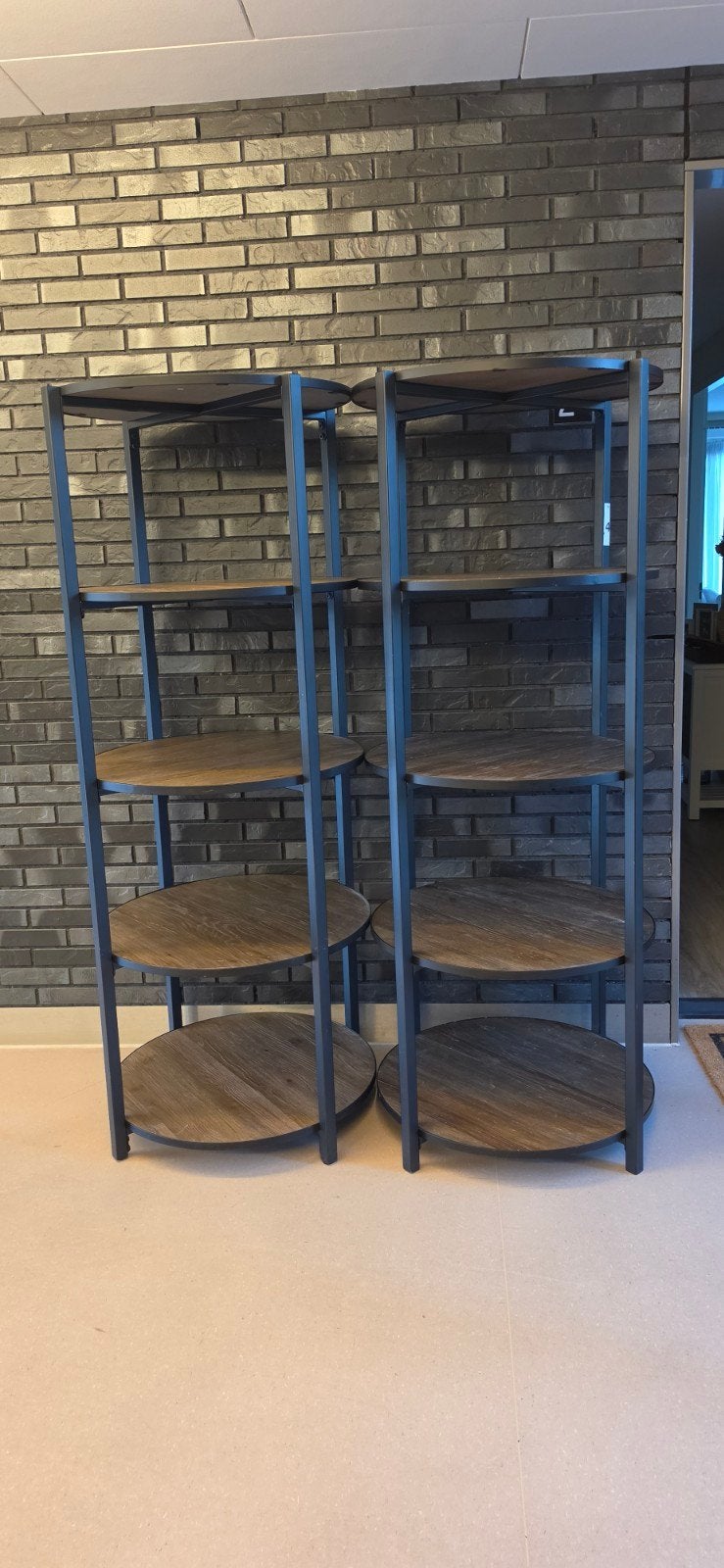 Riviera Maison ronde kast met metalen frame, Met plank(en), 50 tot 100 cm, Zo goed als nieuw, Modern industrieel