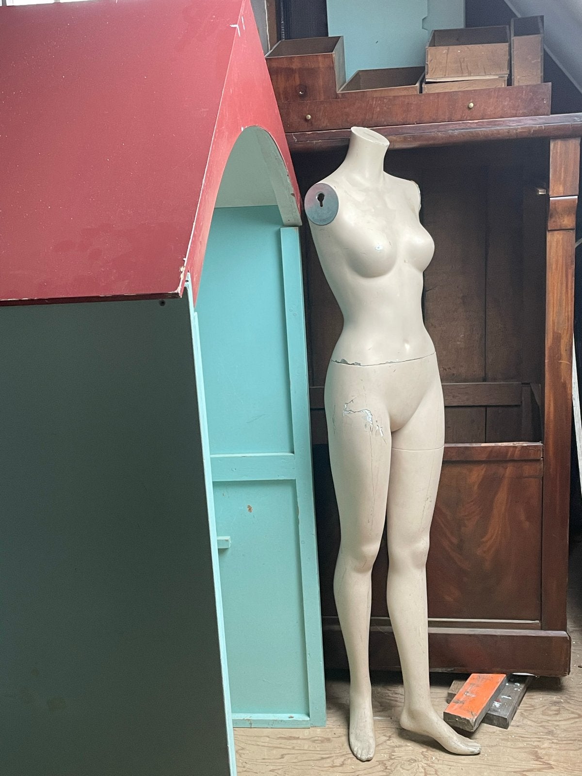 Antieke etalagepop circa 1920 - Torso en onderstuk, Ophalen