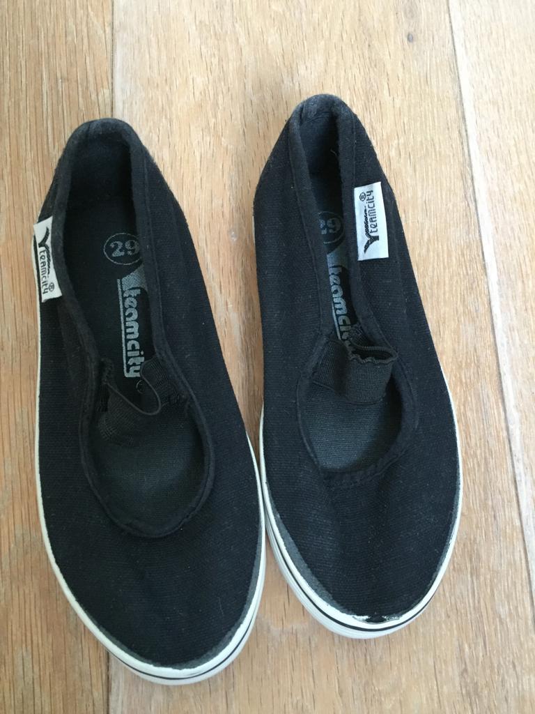 Kindergymschoenen Maat 29, Gebruikt, Meisje, Sportschoenen, Ophalen of Verzenden