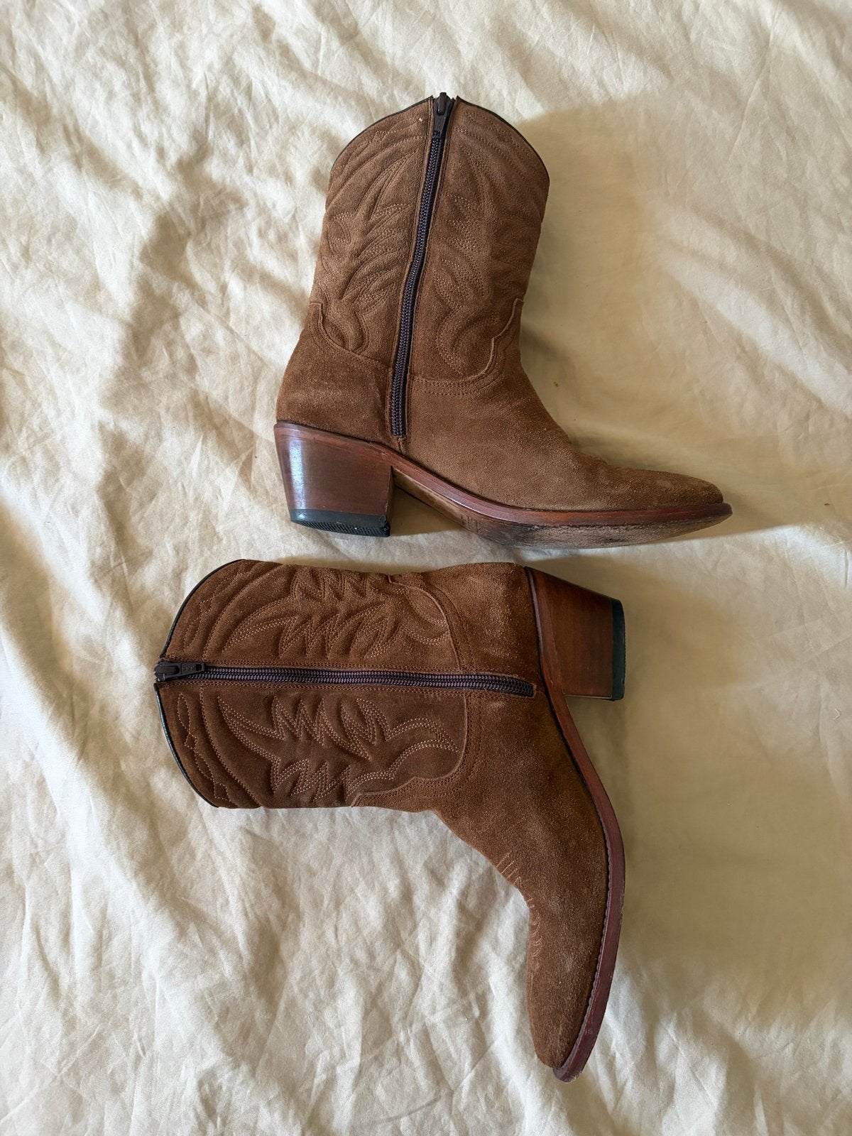 Perlita Peaches suède cowboylaarzen - Maat 36, Bruin, Lage of Enkellaarzen, Ophalen of Verzenden, Zo goed als nieuw
