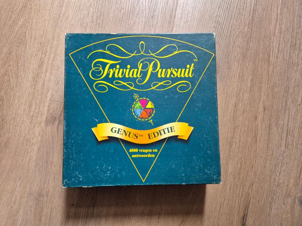 Trivial Pursuit Genus Editie Bordspel - Compleet, Vijf spelers of meer, Ophalen of Verzenden, Zo goed als nieuw, Hasbro