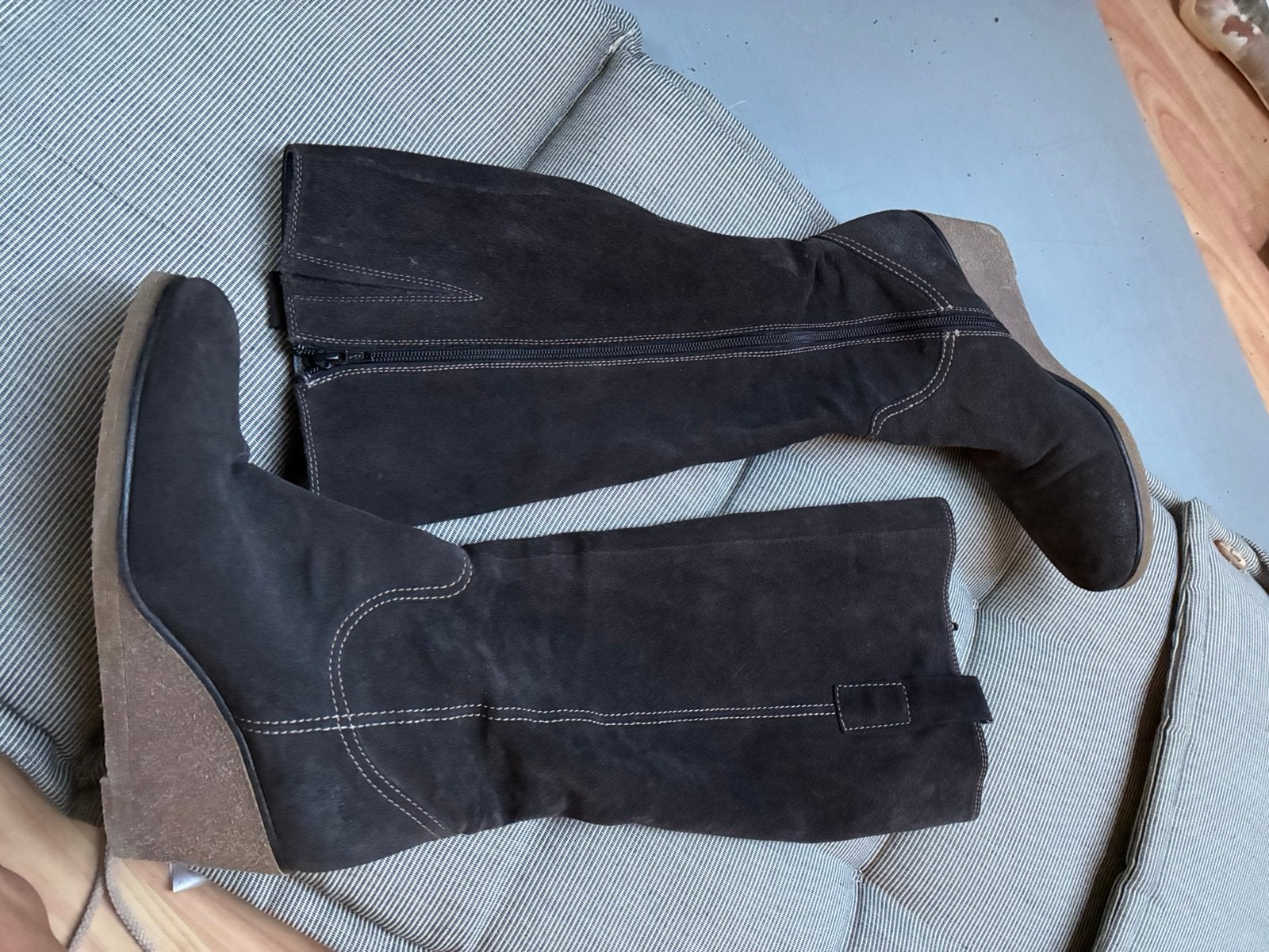 VIA VAI grijze suede laarzen zgan 40, Kleding | Dames, Ophalen of Verzenden, Zo goed als nieuw, Grijs, Hoge laarzen