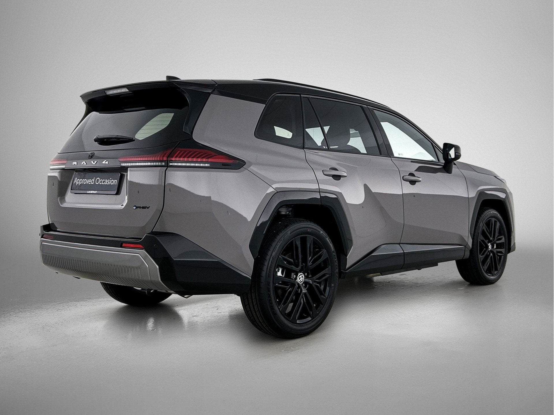 Toyota RAV4 2.5 Plug-in Hybrid 270 First Edition | Nieuw Mod, 12 maanden, Gebruikt, Zwart, 4 cilinders