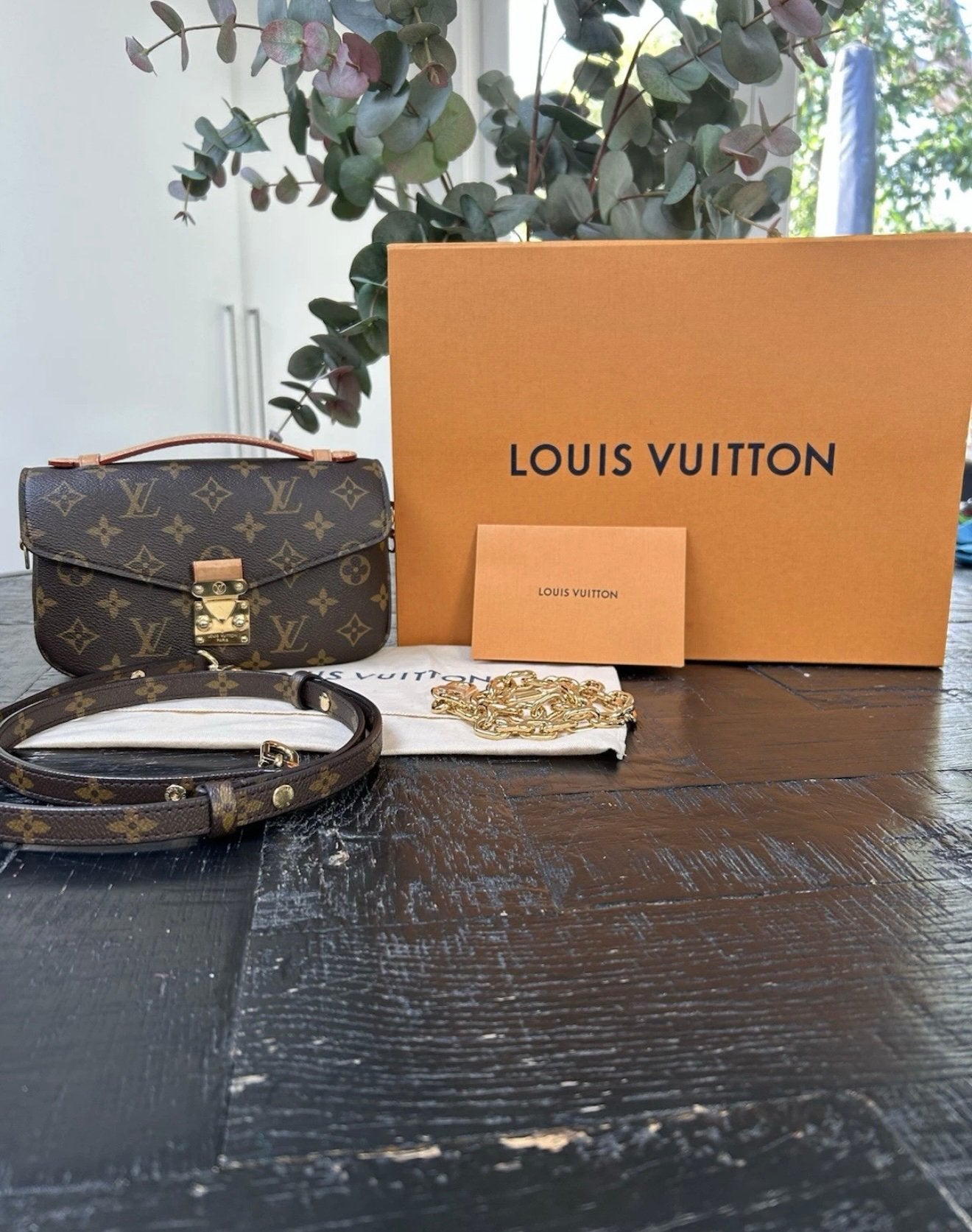 Louis vuitton pochette metis east west, Ophalen of Verzenden, Zo goed als nieuw, Bruin