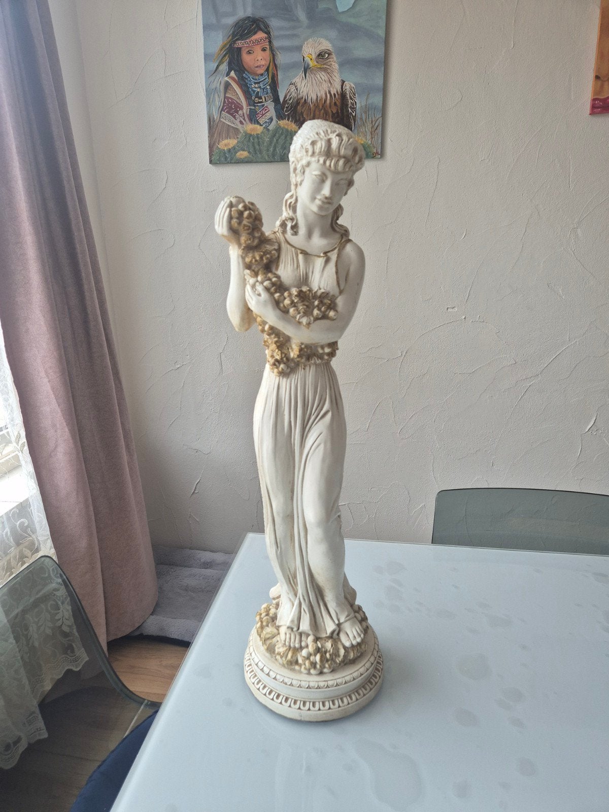 Klassiek beeld van vrouw met druiven, Antiek en Kunst, Kunst | Beelden en Houtsnijwerken, Ophalen of Verzenden