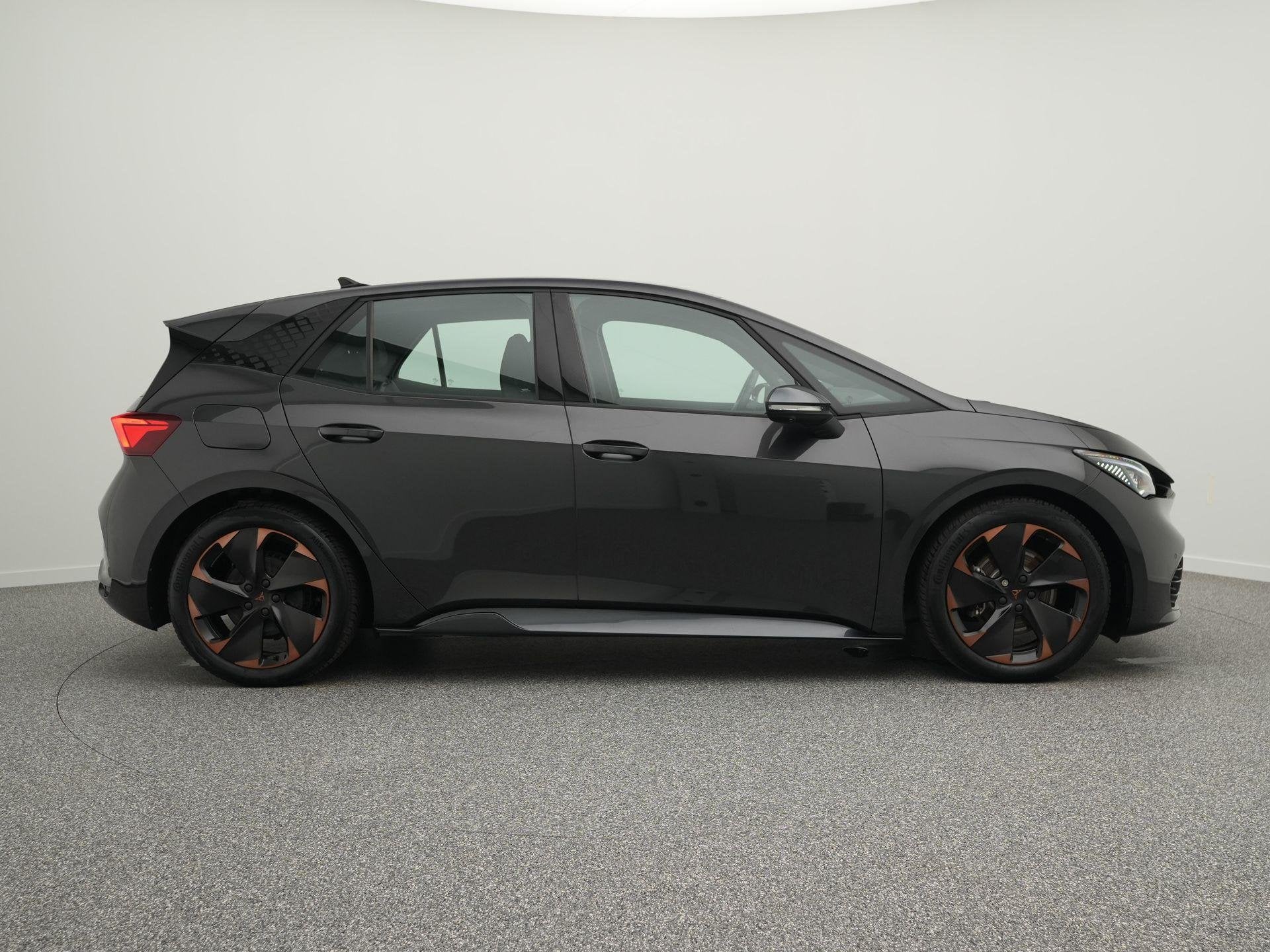 CUPRA Born Business 62 kWh 204pk | SOH 96% | Keyless | LED |, Auto's, Automaat, Gebruikt, Zwart, 375 min