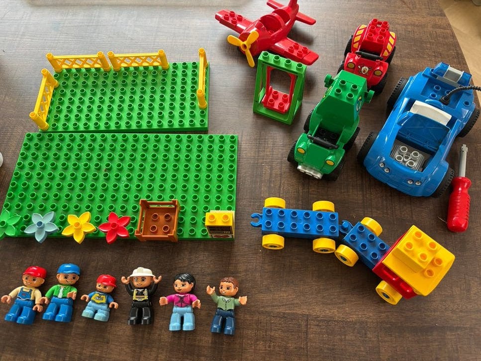 Plastic bak met Duplo (mix) blokken en voertuigen, Ophalen of Verzenden, Zo goed als nieuw, Duplo