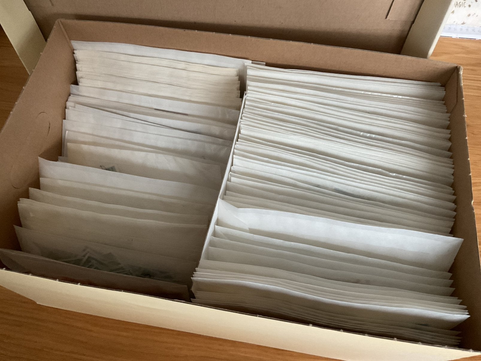 Doos Oostenrijk en Griekenland mt modern op nummer in zakjes, Postzegels en Munten, Postzegels | Volle albums en Verzamelingen