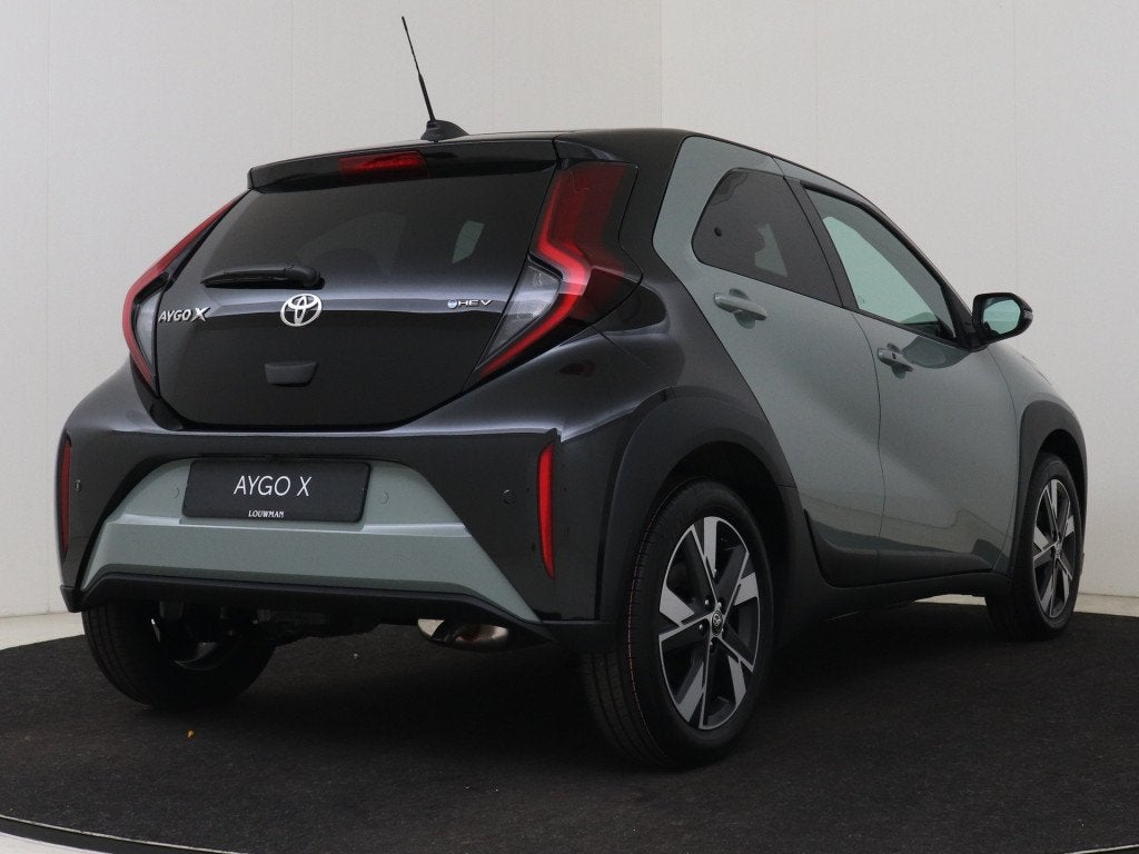 Toyota Aygo X Hybrid 115 pulse *NIEUW* (bj 2026, automaat), Stof, Parkeersensor, Zwart, 4 stoelen