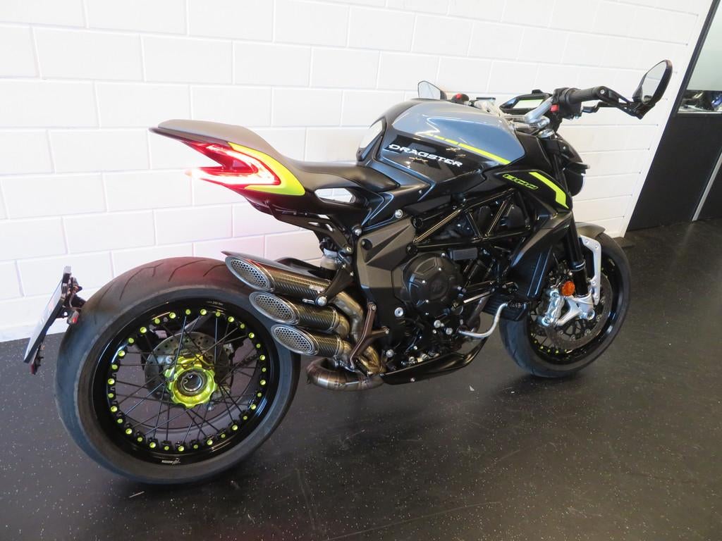 MV Agusta Dragster 800 RR NIEUWSTAAT!, Motoren, Motoren | MV Agusta, Bedrijf, 800 cc, Naked bike