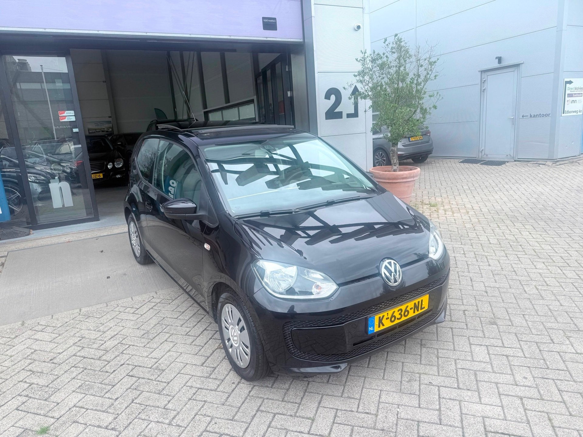 Volkswagen Up! 1.0 move up! BlueMotion AIRCO! PANO! NAVI! IN, Voorwielaandrijving, Euro 5, Stof, Gebruikt