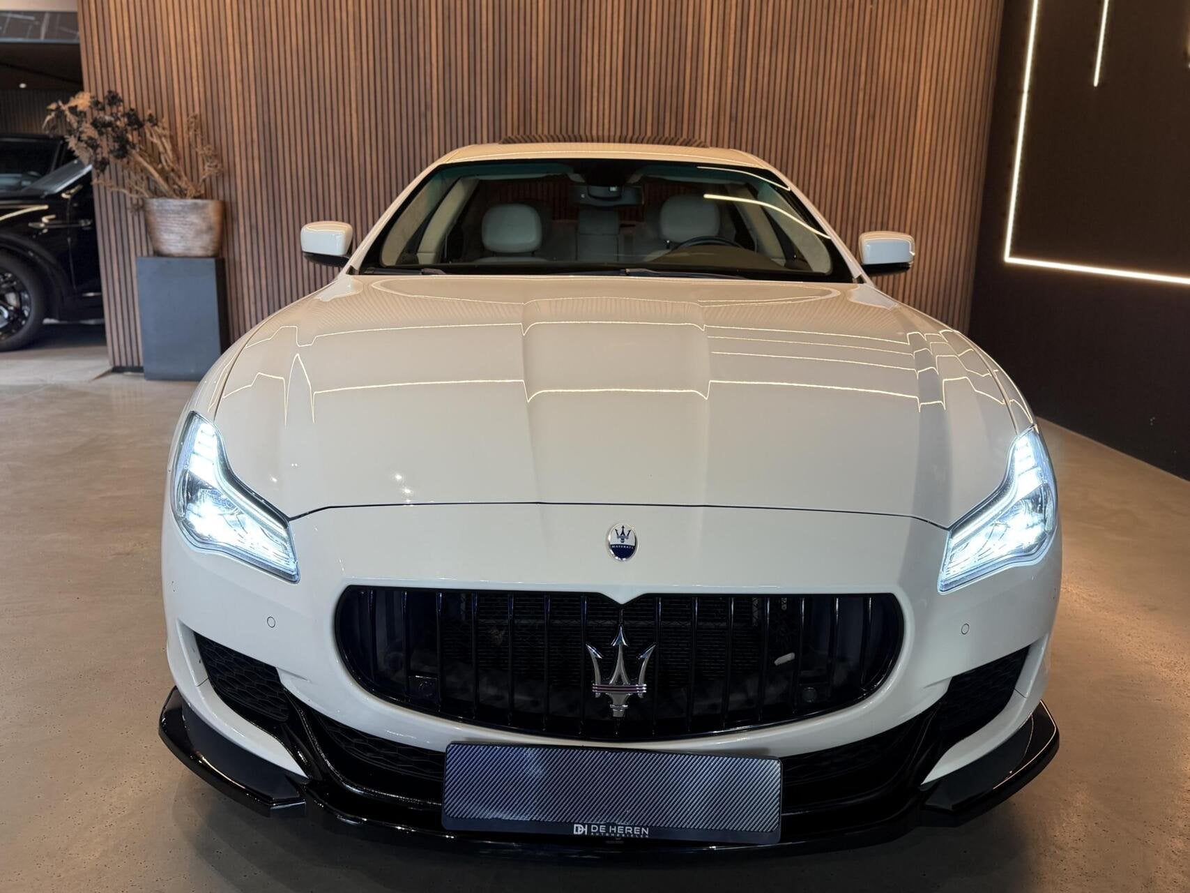 Foto 21 van Maserati Quattroporte 3.8 GTS V8|Pano|Vossen|Maxton|B&W|22"