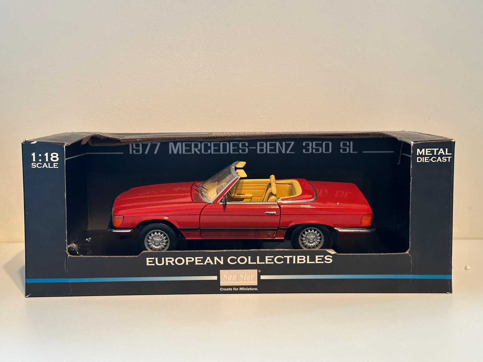 Mercedes-Benz 350 SL (1977) | Sun Star | schaal 1:18 | ZGAN, Hobby en Vrije tijd, Ophalen of Verzenden, Zo goed als nieuw, Sun Star
