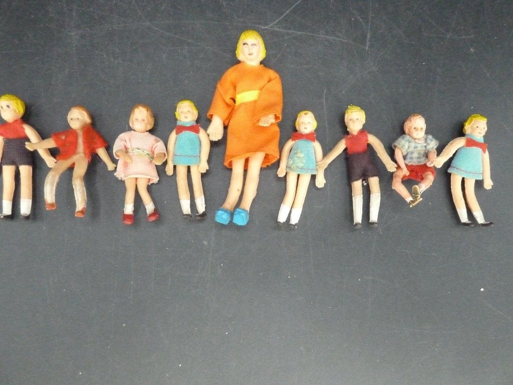 9 kleine buigbare poppenhuispopjes jaren 70, Ophalen of Verzenden