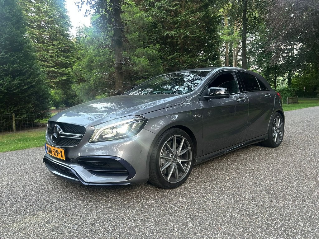 Mercedes-Benz A45 AMG 4MATIC / Facelift / 381PK Dealerauto, Auto's, Mercedes-Benz, Automaat, Euro 5, Zwart, 4 cilinders