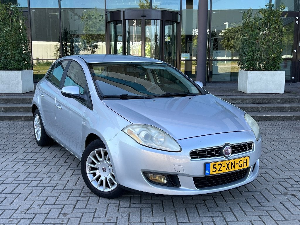 Fiat Bravo 1.4 16V | Airco+Cruise | Trekhaak | Apk nieuw, Auto's, Voorwielaandrijving, 15 km/l, 4 cilinders, Origineel Nederlands