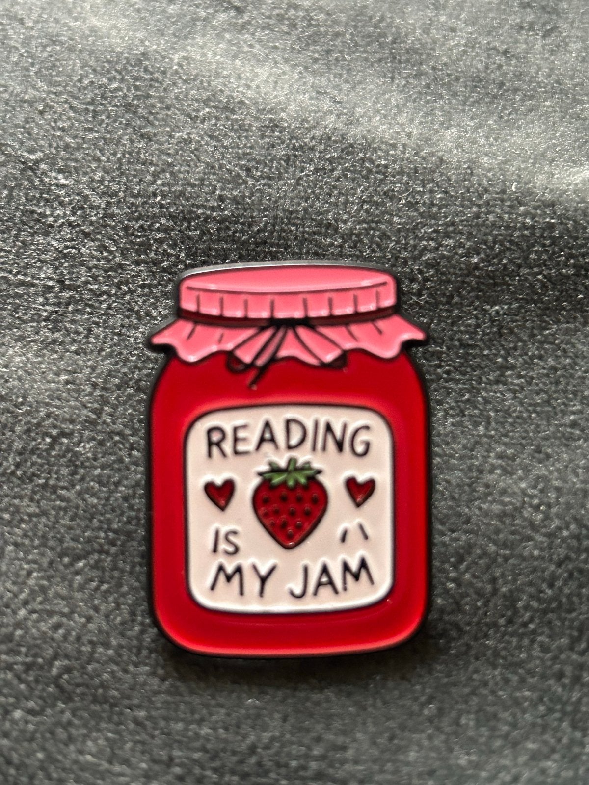 Nieuwe Pin: Reading is My Jam - Aardbei Boekenliefhebber, Ophalen of Verzenden, Nieuw, Overige onderwerpen, Speldje of Pin
